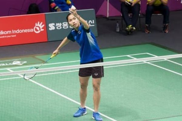 How to Do the Perfect High Serve in Badminton – Badminton Fanatiker